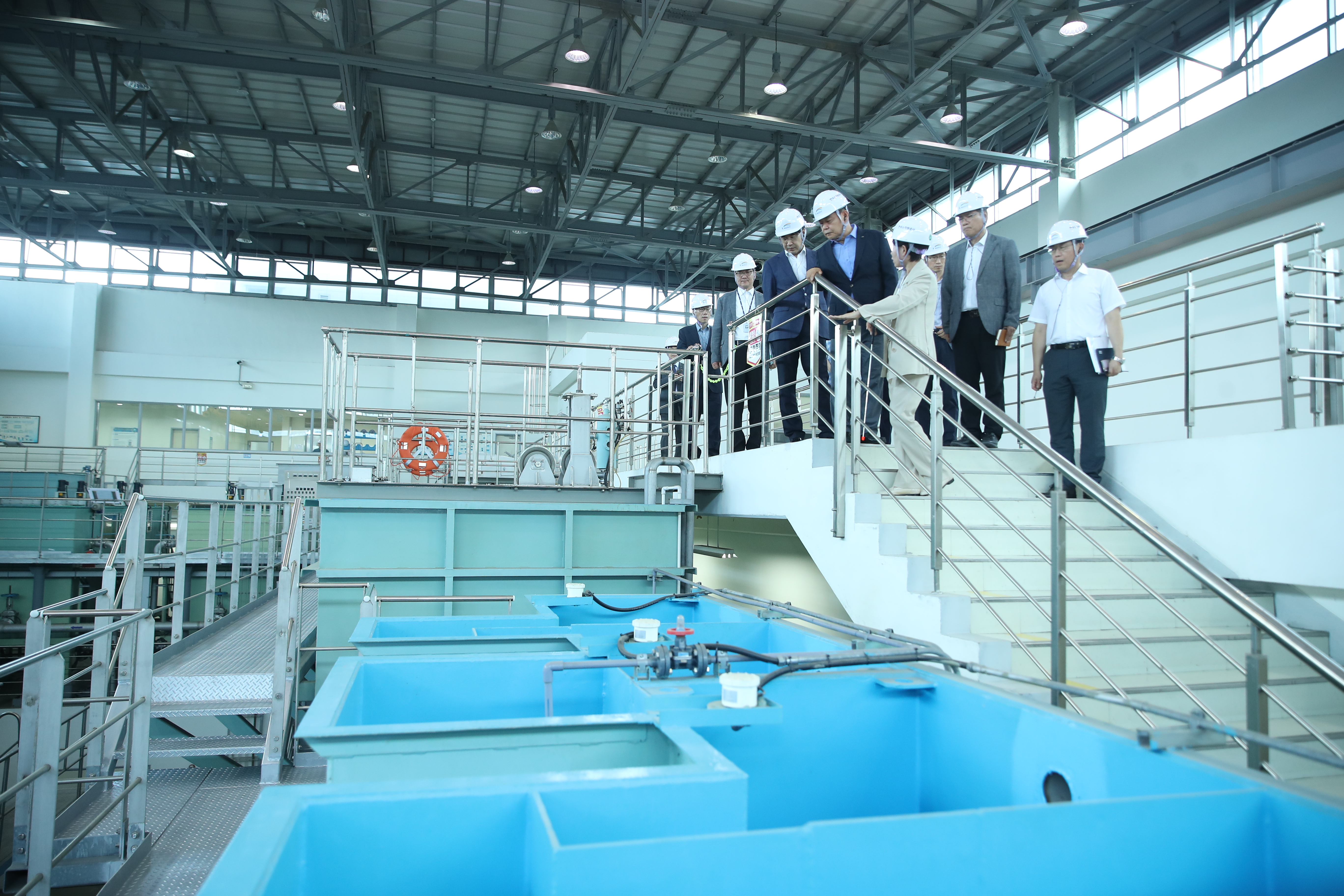 CEO Visits K-water Research Institute