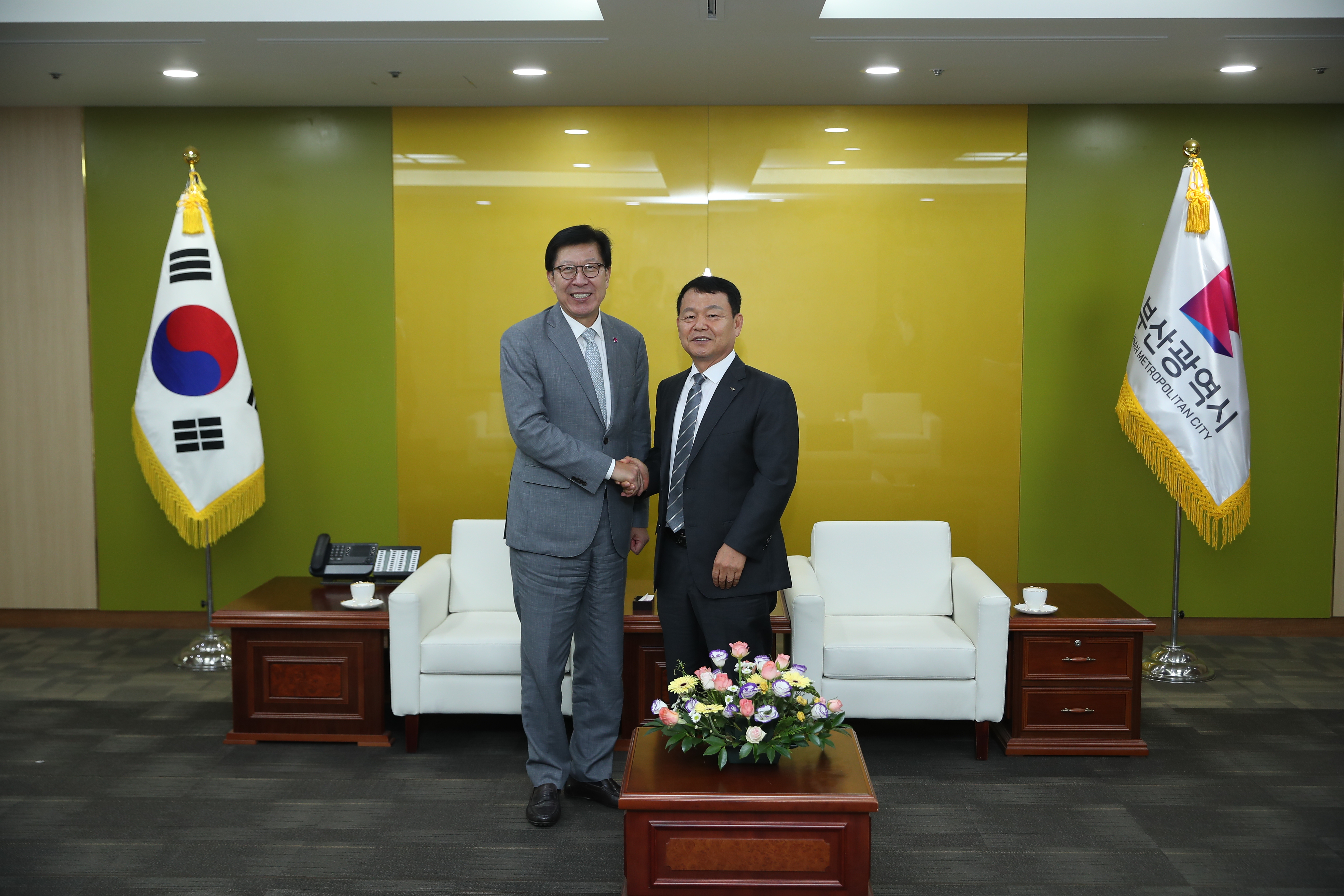 Meeting with the Mayor of Busan